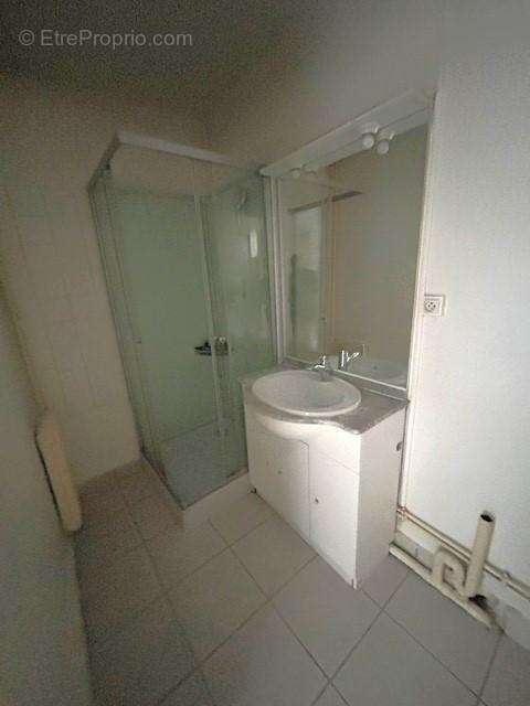   - Appartement à VILLEURBANNE