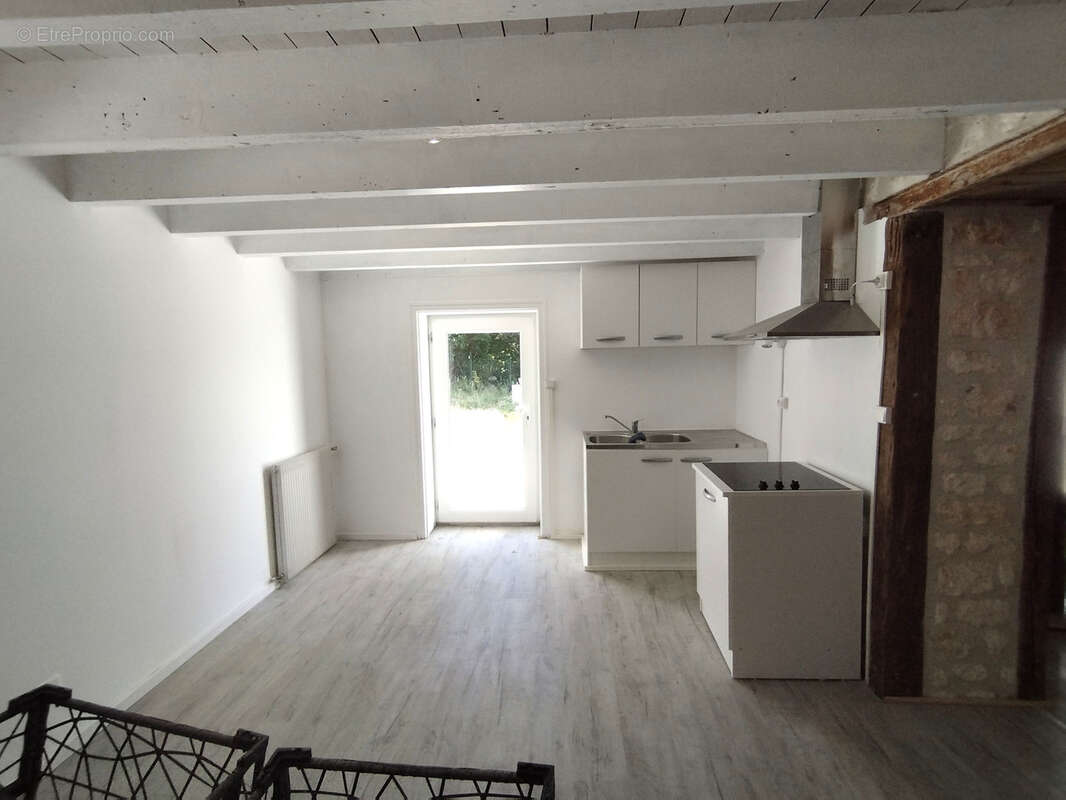 Maison à RUELLE-SUR-TOUVRE