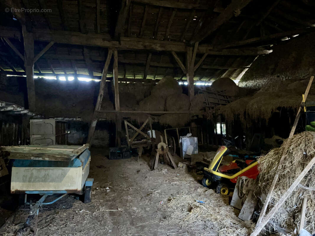 Maison à LESIGNAC-DURAND