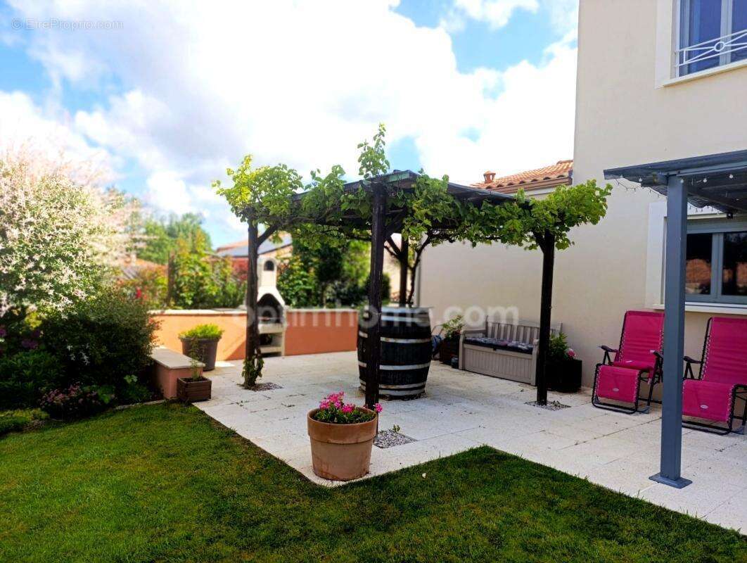 Maison contemporaine 4 chambres – Prête à vivre – Jardin, garage et belles terrasses - photo 15