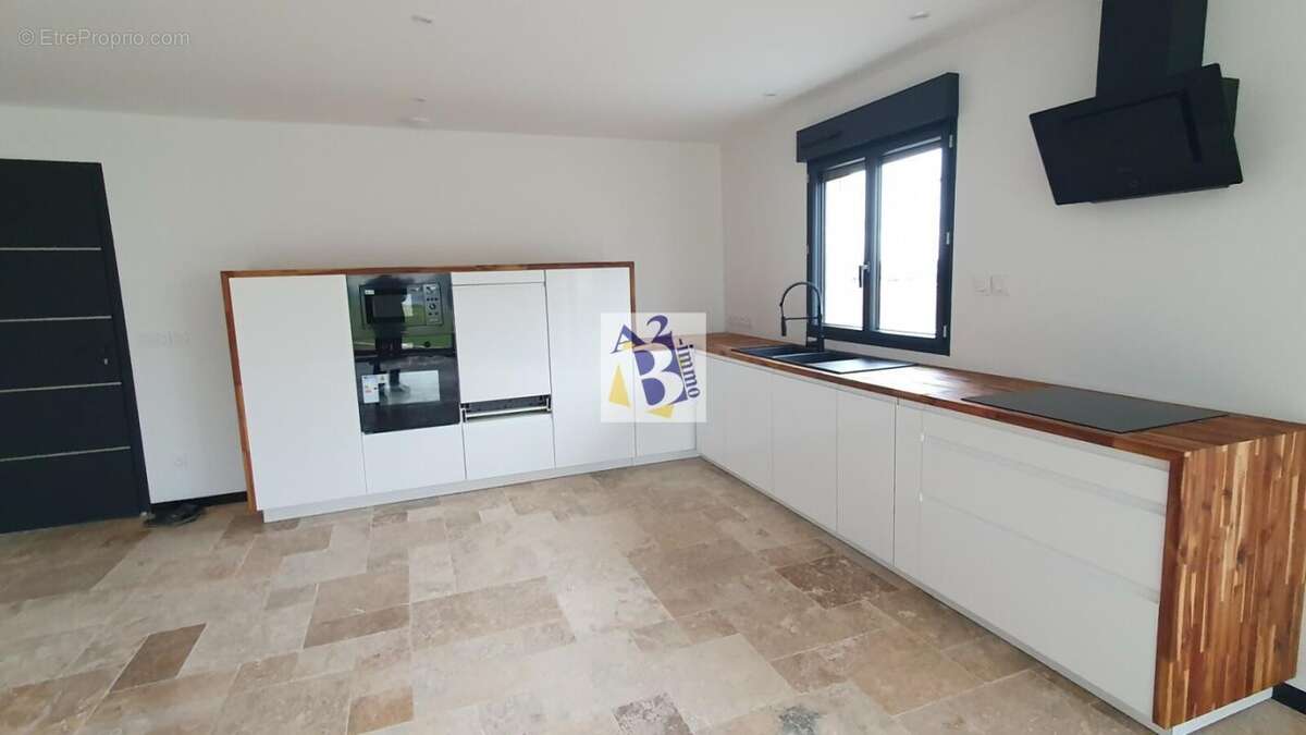 Maison à RUELLE-SUR-TOUVRE