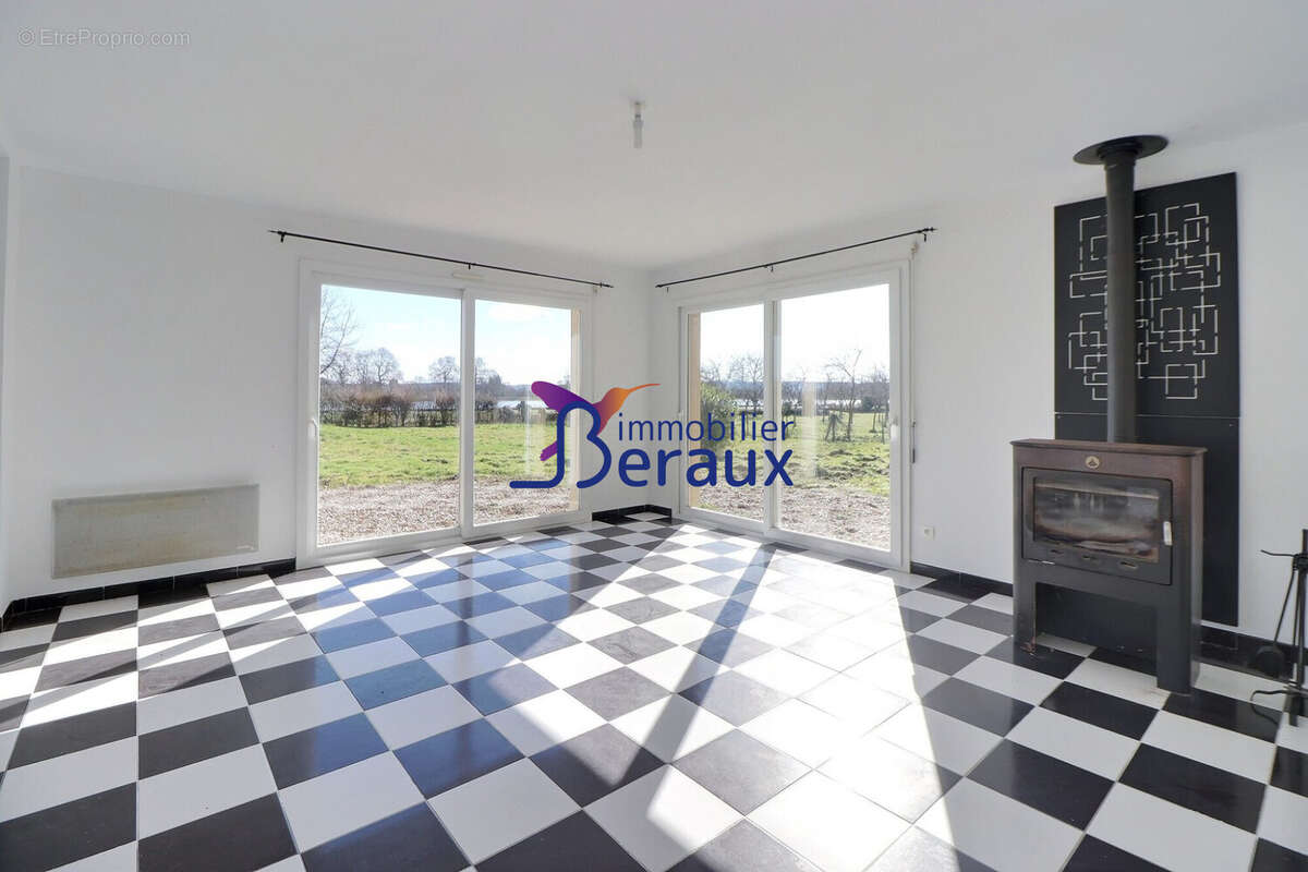 Maison à LE MESNIL-SOUS-JUMIEGES