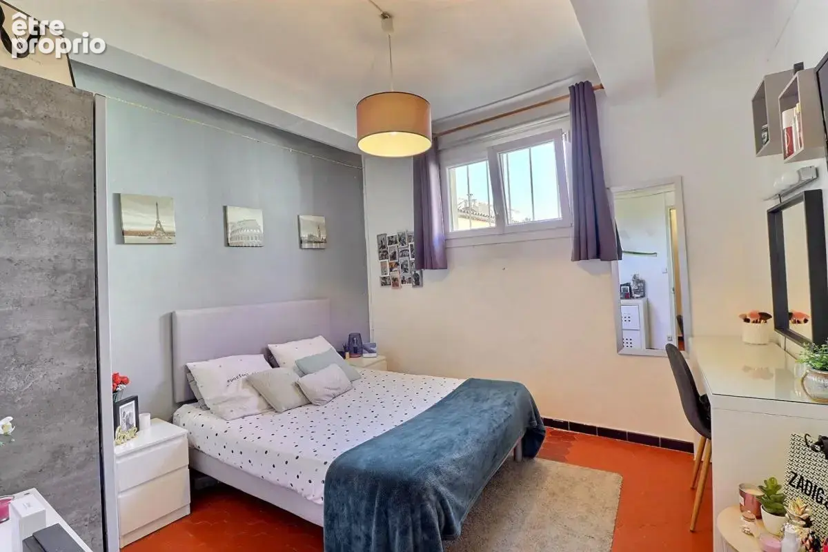 Centre ville sanary sur mer - appartement de type 3 - - photo 8