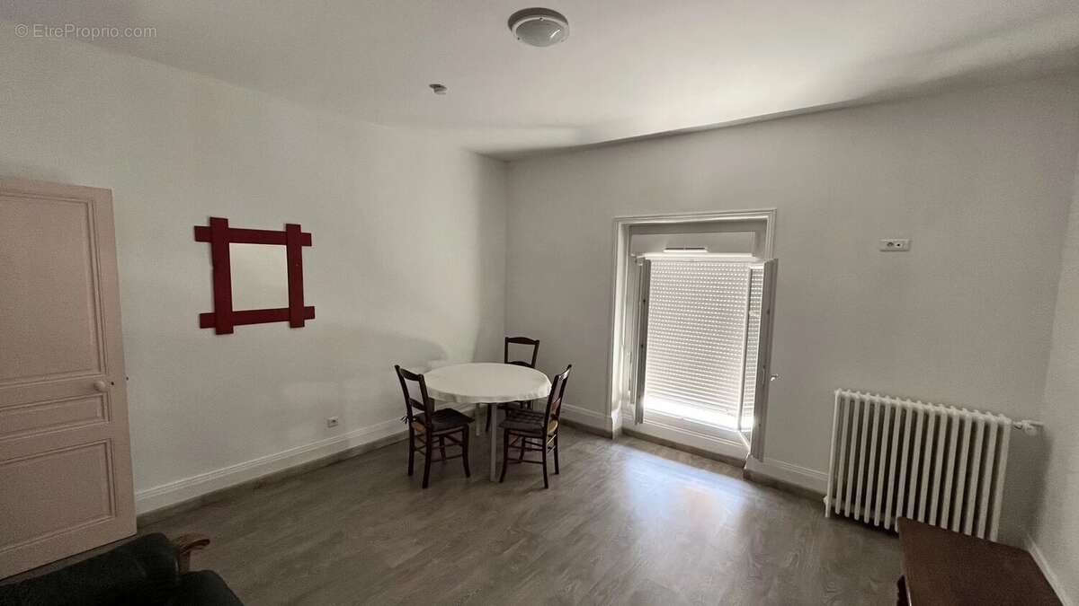 Appartement à LENCLOITRE
