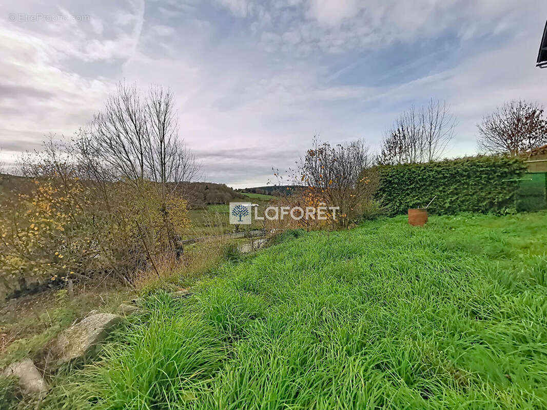 Maison à PAULHAC-EN-MARGERIDE