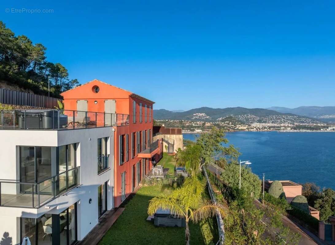 Appartement à THEOULE-SUR-MER