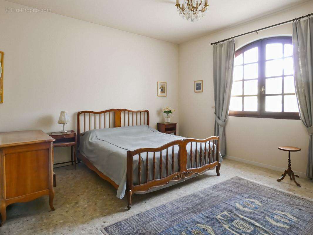 Maison à BAGNOLS-SUR-CEZE