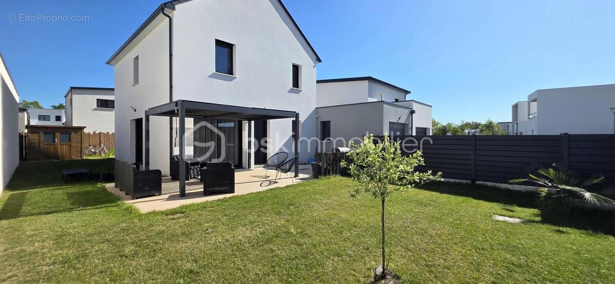 Maison à SAINT-SYLVAIN-D'ANJOU