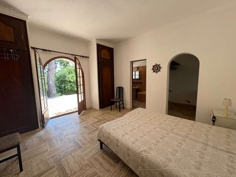 Maison à LES ISSAMBRES