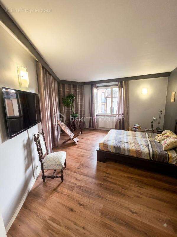 Appartement de standing de 135 m² en plein centre-ville de Langogne - photo 5