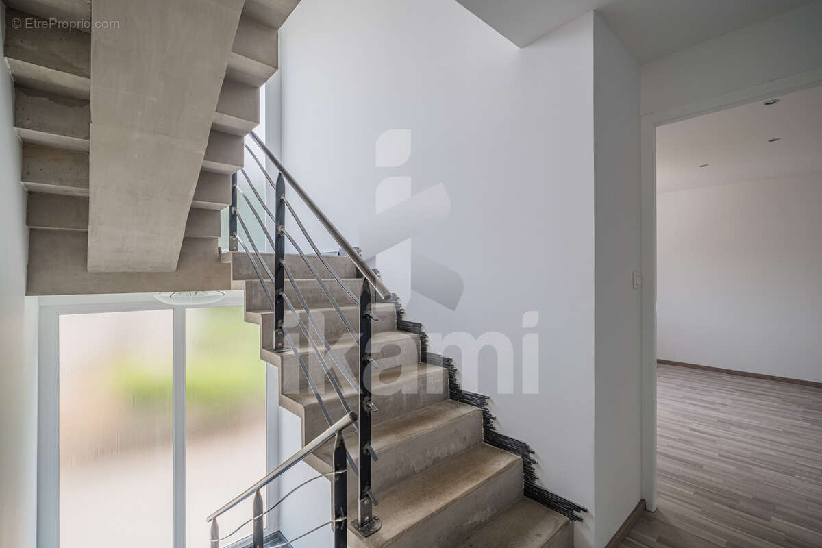 Maison 6 pièces COUBLEVIE -  113 m2 habitables - photo 6