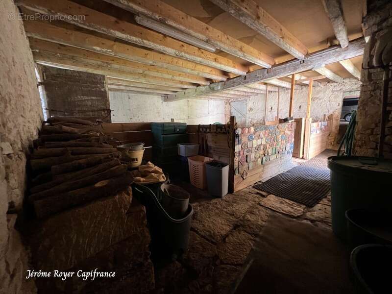Propriété de charme à la campagne – 305 m² habitables sur 4,8 hectares avec piscine et dépendances - photo 17