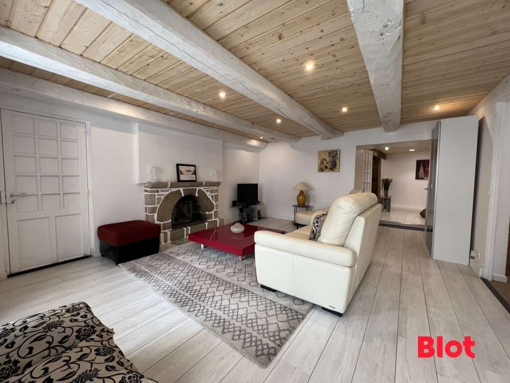 Maison à SAINT-NOLFF