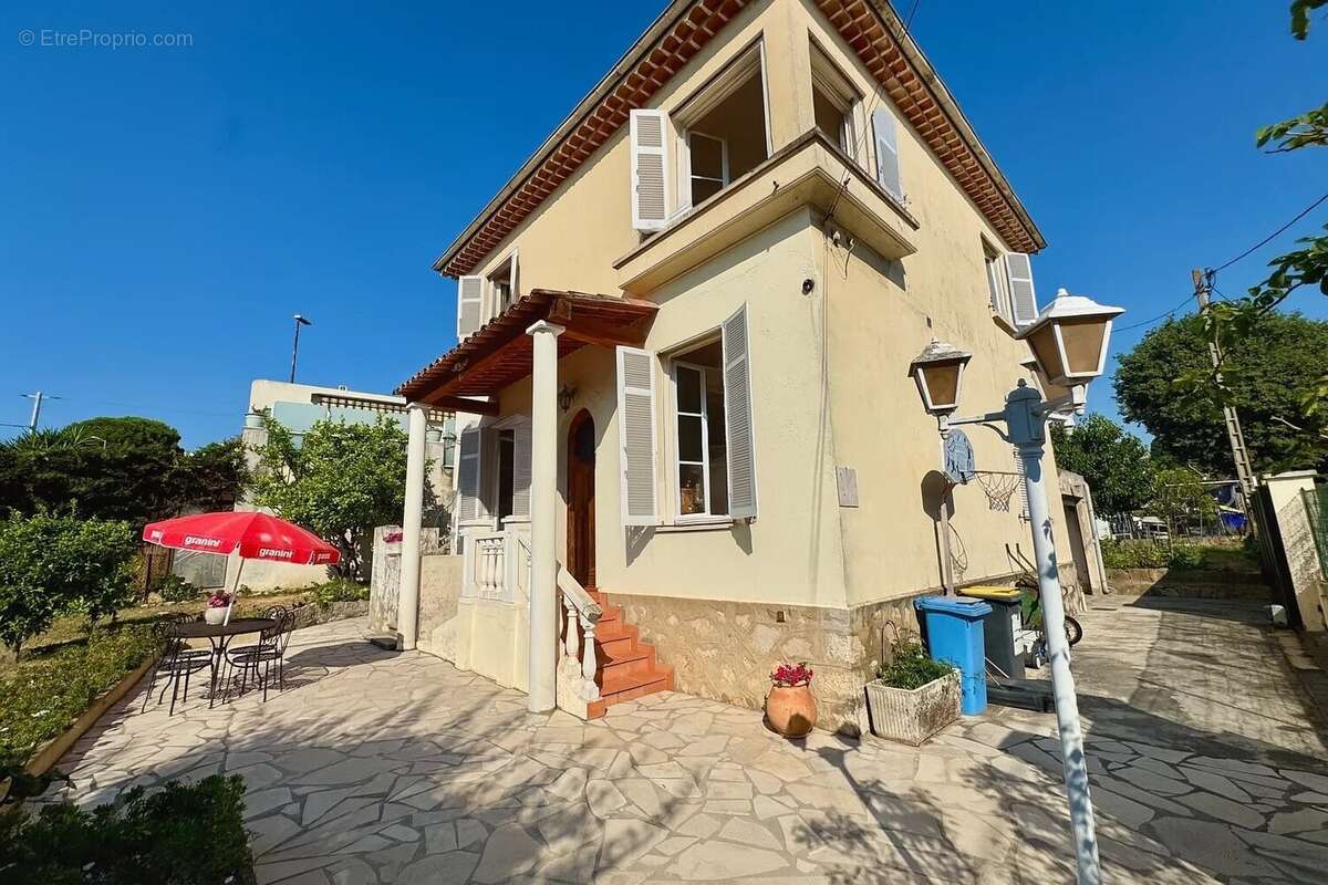 Maison à LE CANNET
