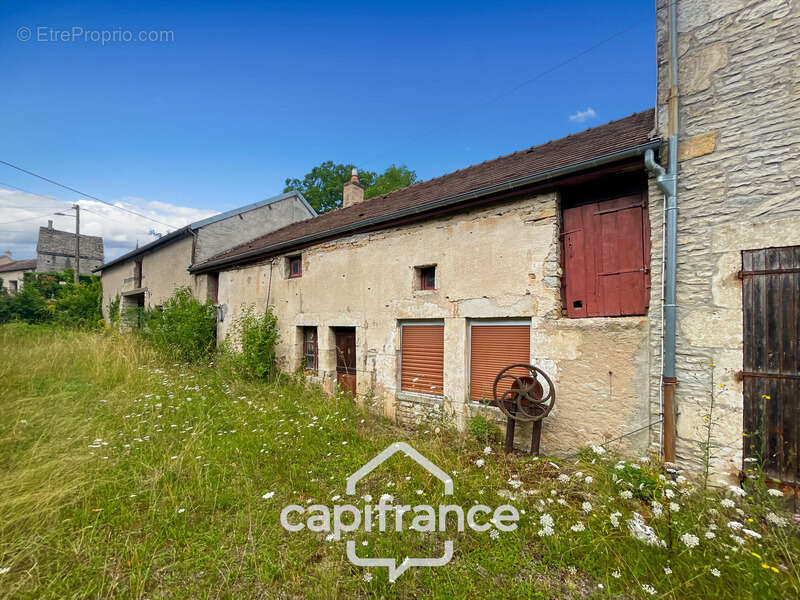 Ensemble immobilier à rénover - photo 6