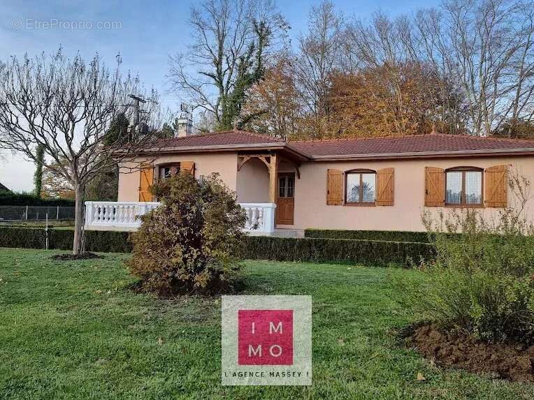 Maison à SARROUILLES