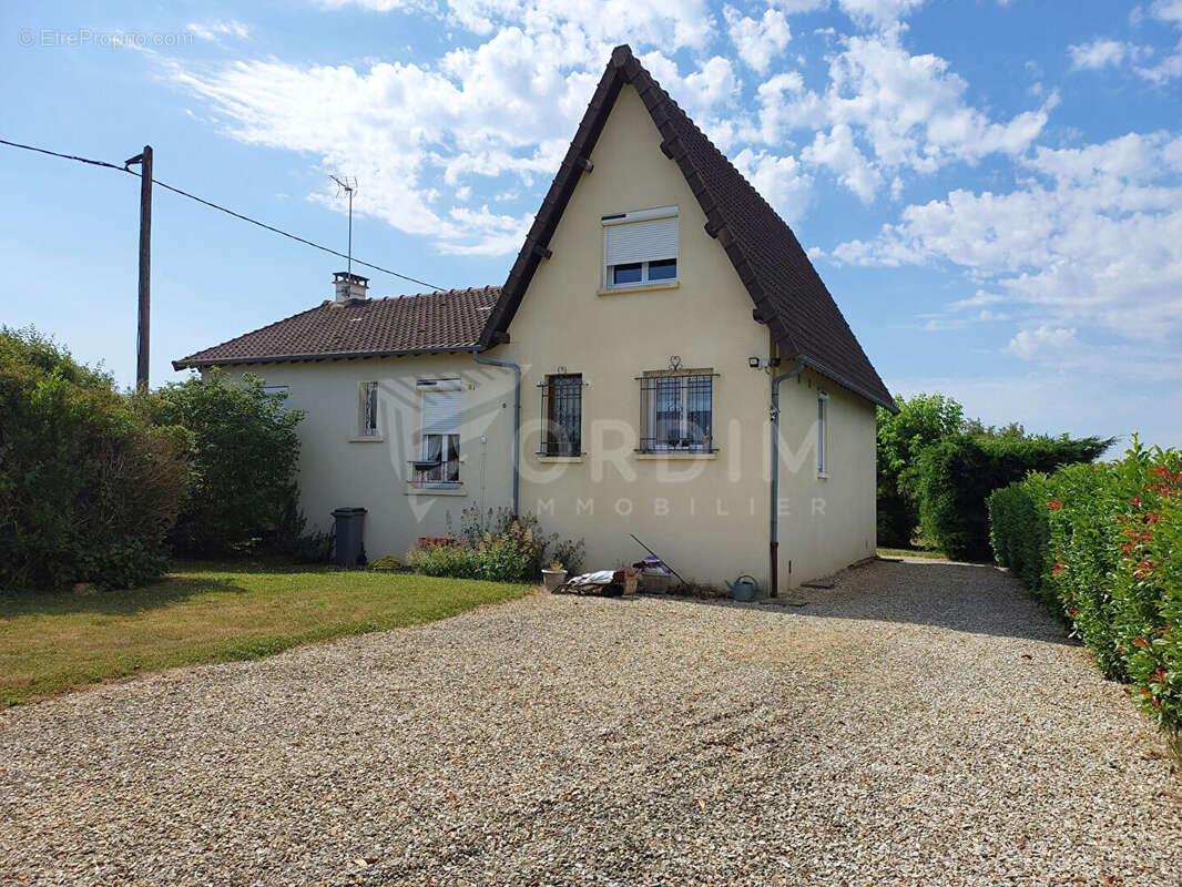 Maison à BUSSY-LE-REPOS
