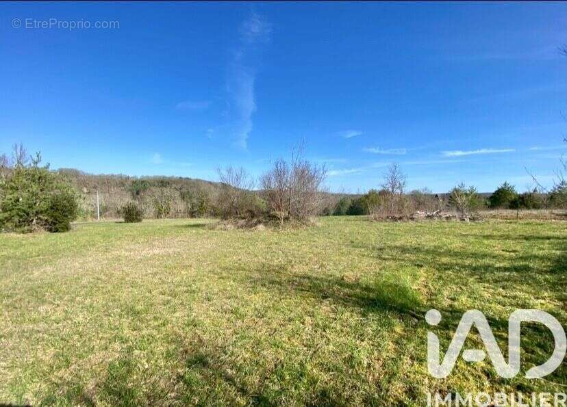 Terrain 2075 m² à Saint-Cybranet  - photo 4