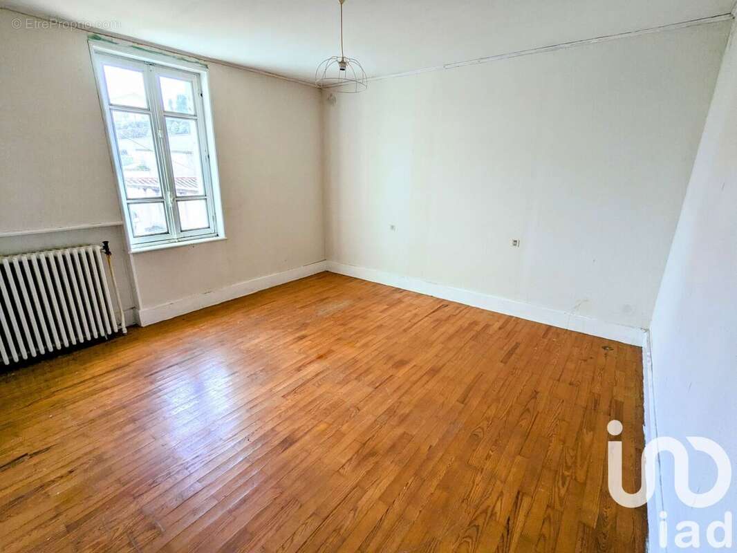 Photo 6 - Maison à SAINT-JUST-LA-PENDUE