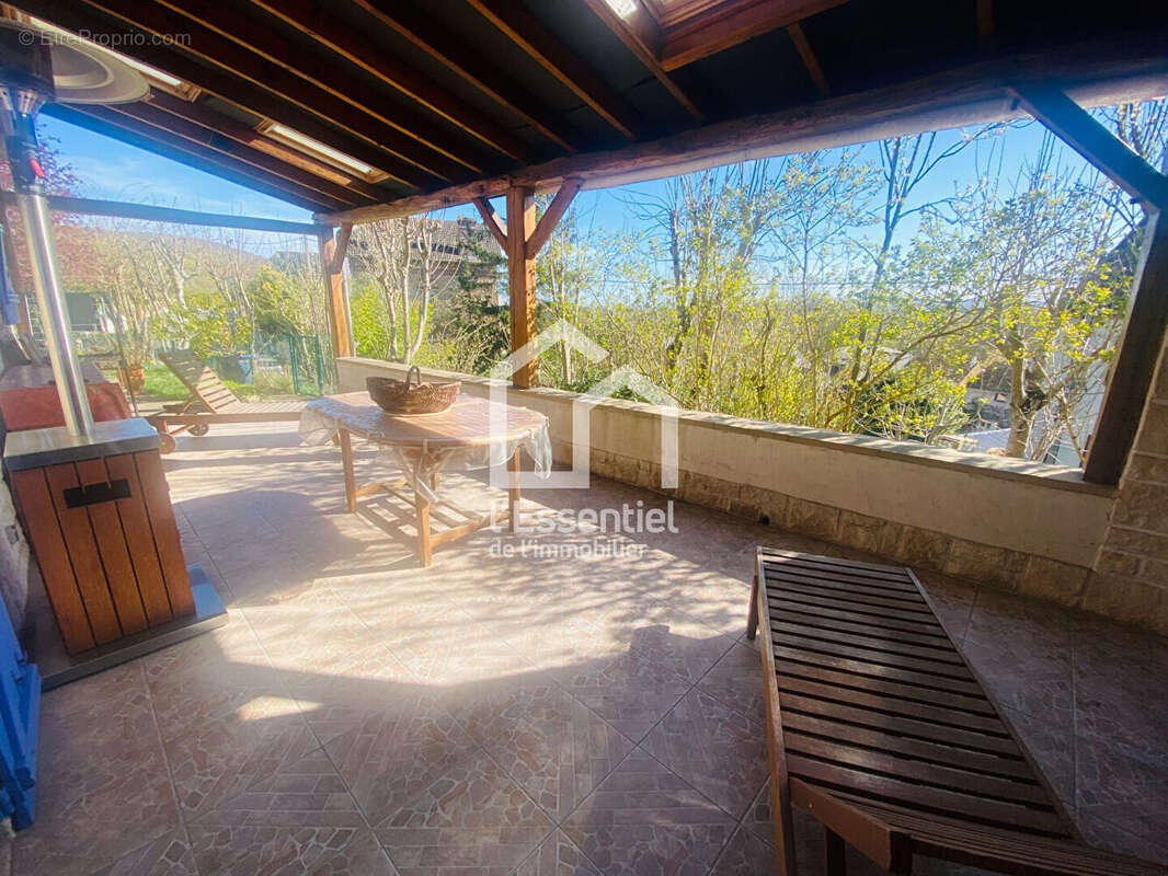 Maison à VAUX-SUR-SEINE