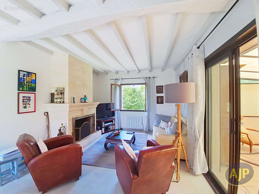 Maison à CUBZAC-LES-PONTS