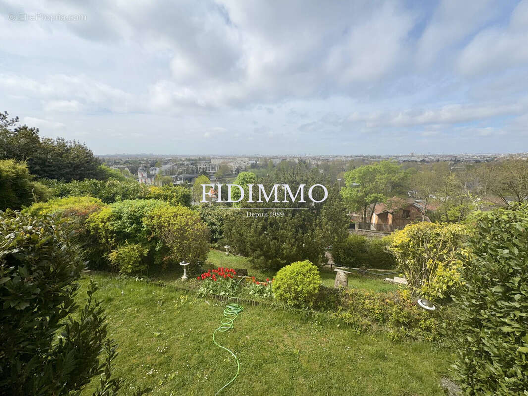 Maison à CHENNEVIERES-SUR-MARNE