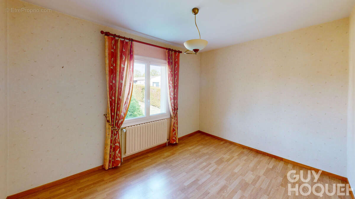 Maison à JAUNAY-CLAN