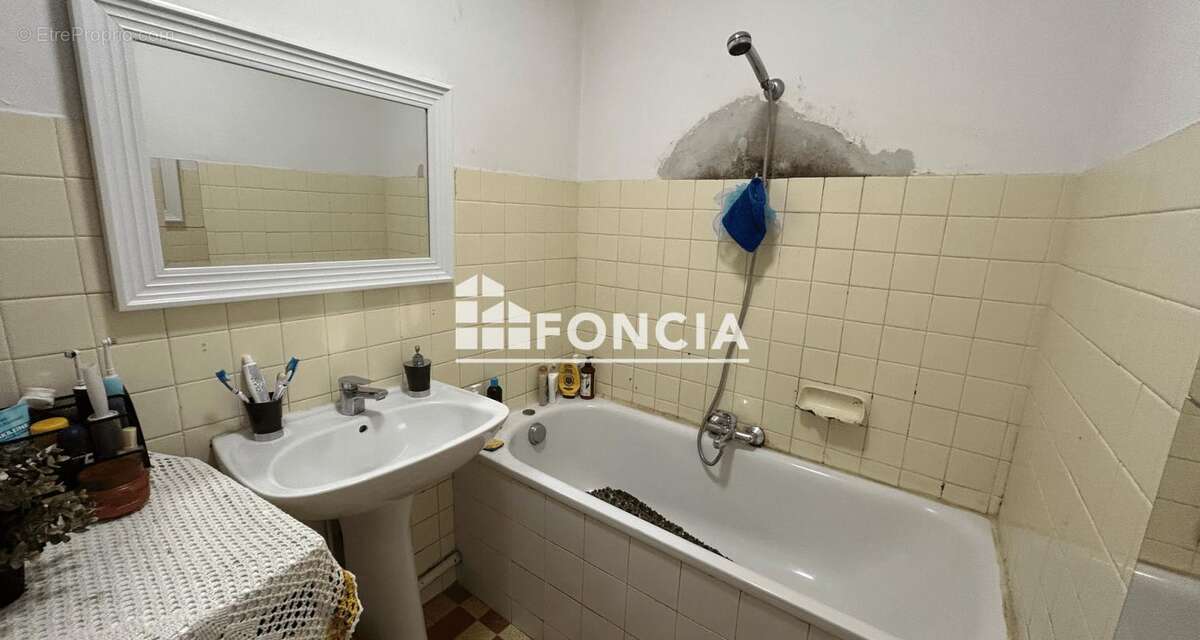 Appartement à MARSEILLE-3E