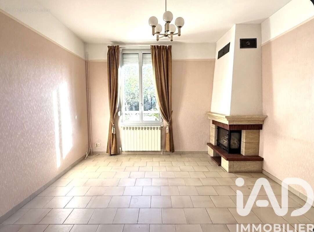 Photo 2 - Maison à COMPIEGNE