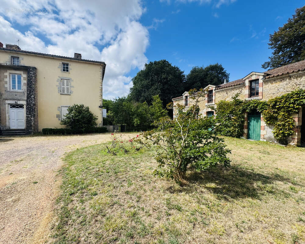 Maison à TALMONT-SAINT-HILAIRE
