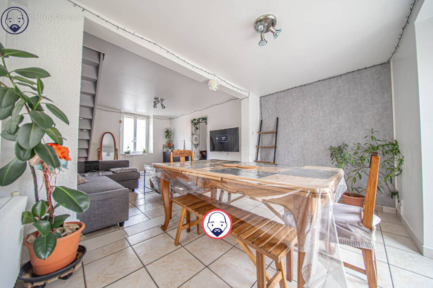 Maison à SORCY-SAINT-MARTIN