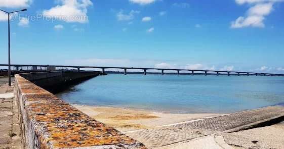 Commerce à BOURCEFRANC-LE-CHAPUS