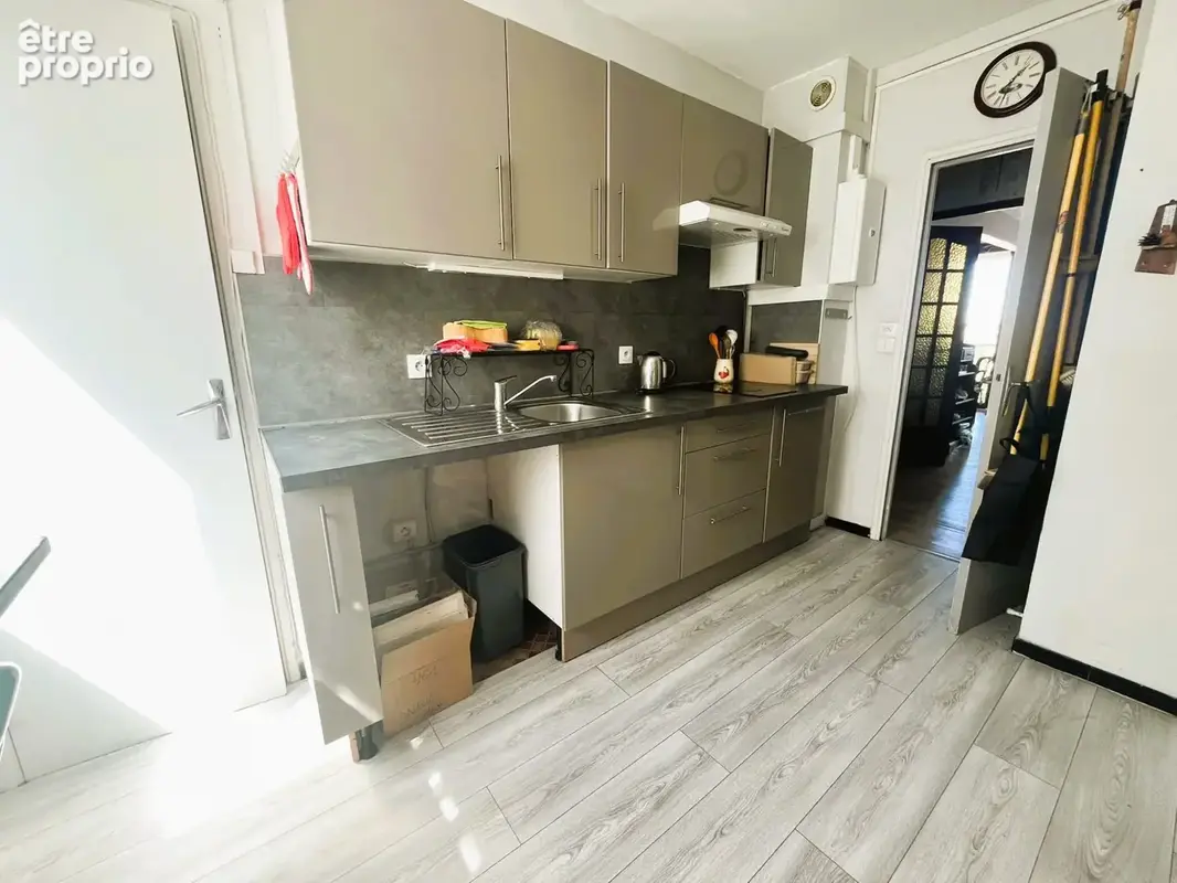 Appartement 65 m² à Fontenay-Le-Fleury  - photo 3