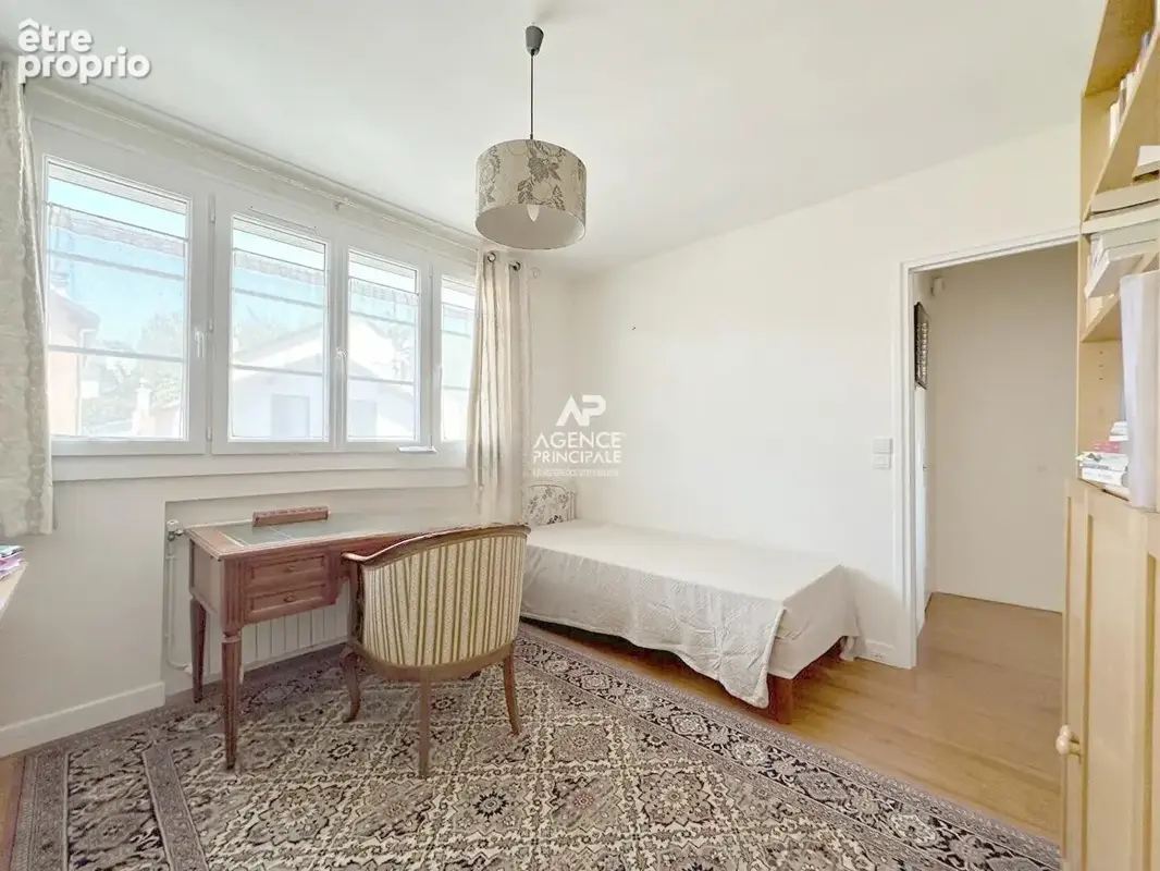 CHAVILLE Rive Droite- Foret des fausses reposes - Maison de 7 pièces au calme d'une impasse. - photo 12