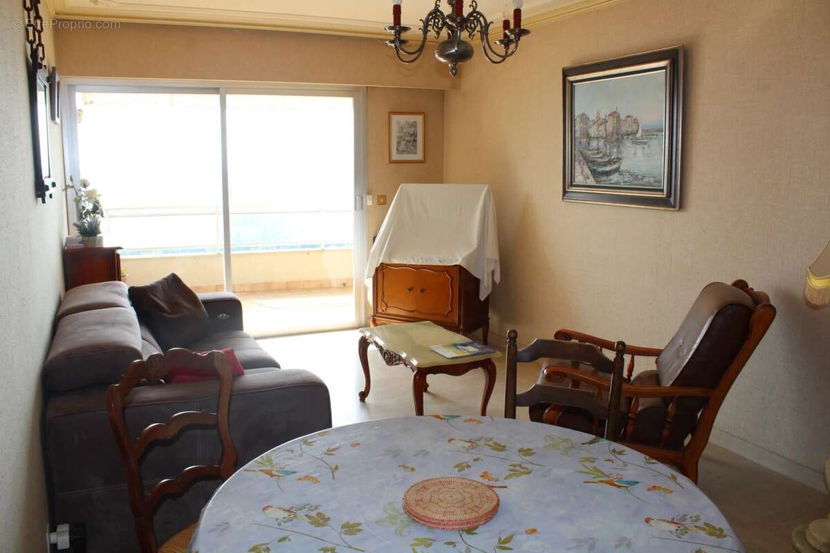 GRASSE, Beau 3 P 70m2 Terrasses vue parking intérieur - photo 6