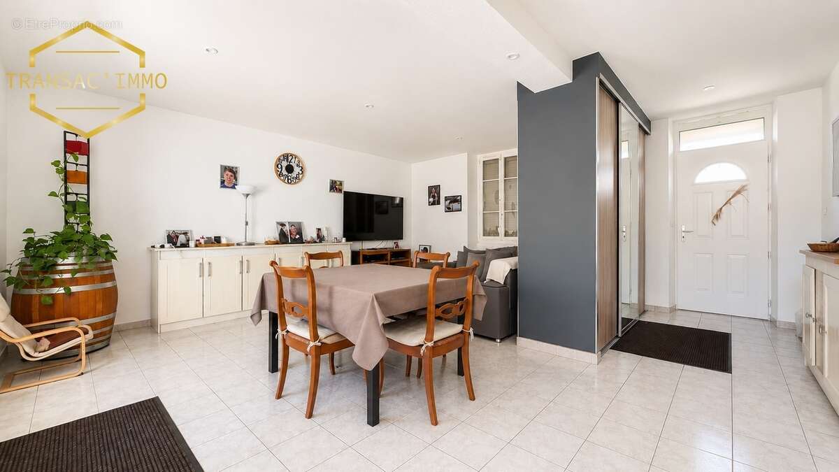Maison 150 m² à Saint-Georges-De-Commiers  - photo 7