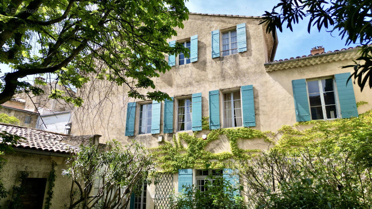 Maison à PERNES-LES-FONTAINES