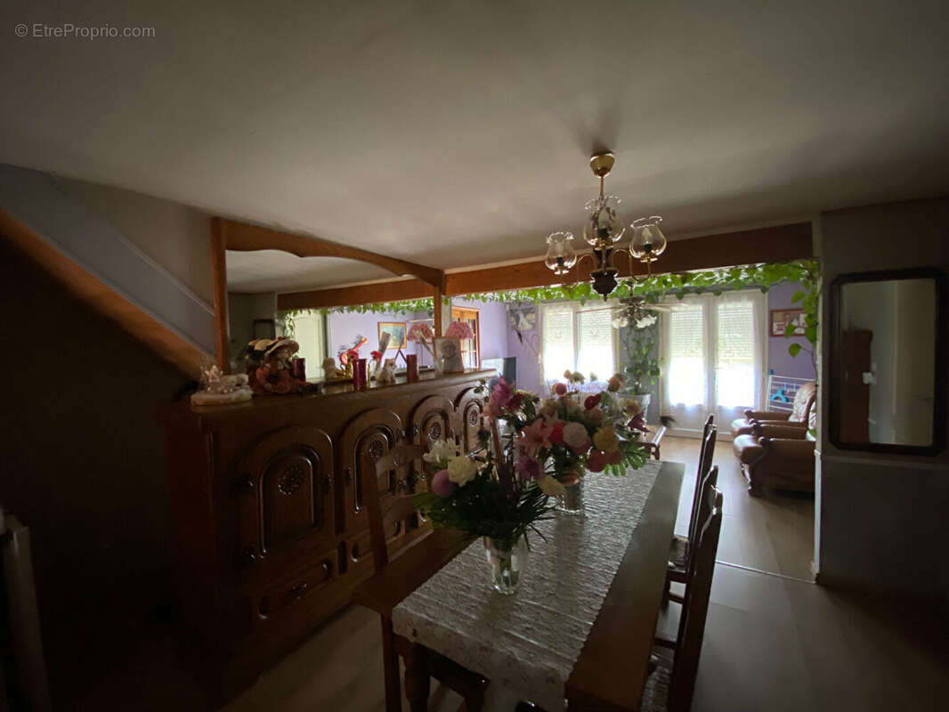 Ensemble immobilier composé de deux maisons louées - ATTIGNY - photo 11