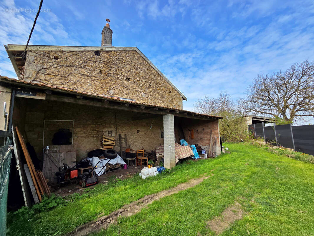 Maison à XIVRAY-ET-MARVOISIN