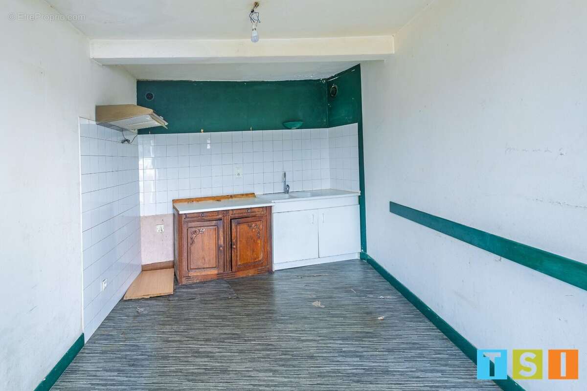 Maison de village avec garage - photo 7