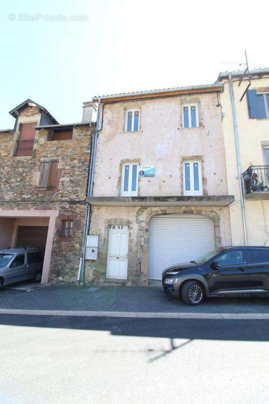 Maison à SAINT-SERNIN-SUR-RANCE
