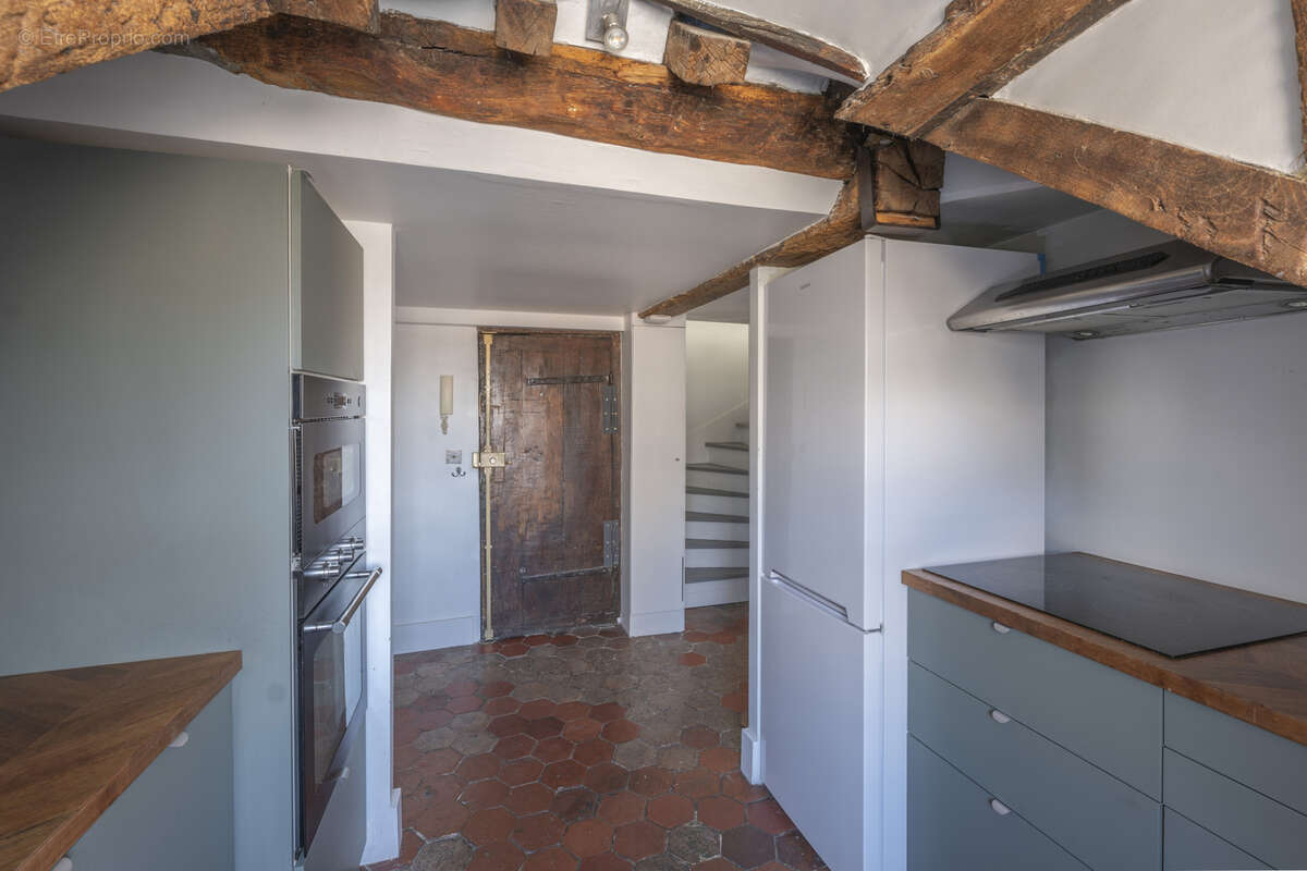 Appartement à PARIS-3E