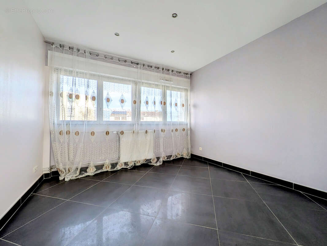 Appartement à JARVILLE-LA-MALGRANGE