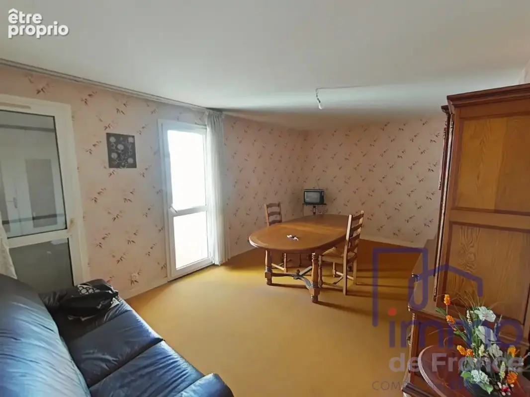 Appartement 3 pièces 74 m² à vendre à Vals-Pres-Le-Puy (43750) - photo 2