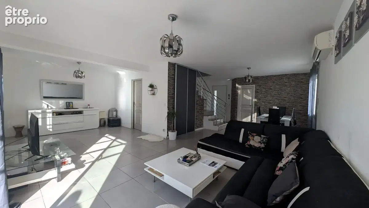 Maison 6 pièces 123 m² à vendre à Saint-Mathieu-De-Treviers (34270) - photo 2