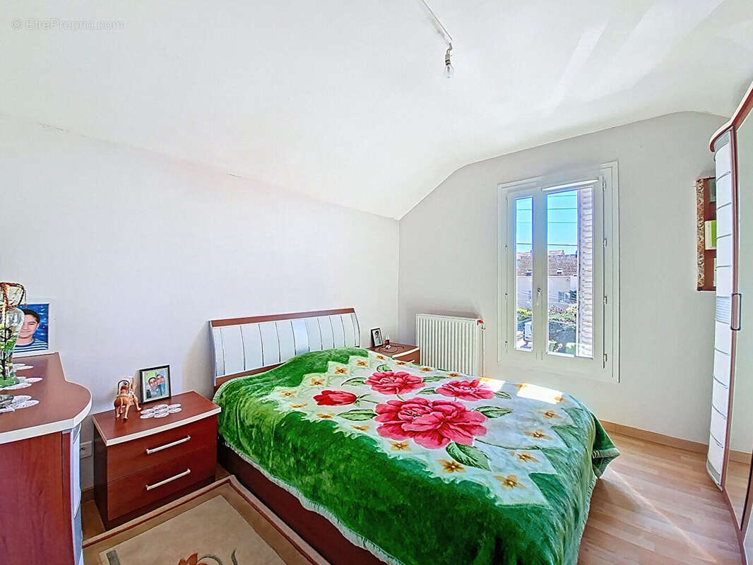 Maison à VILLENEUVE-SAINT-GEORGES