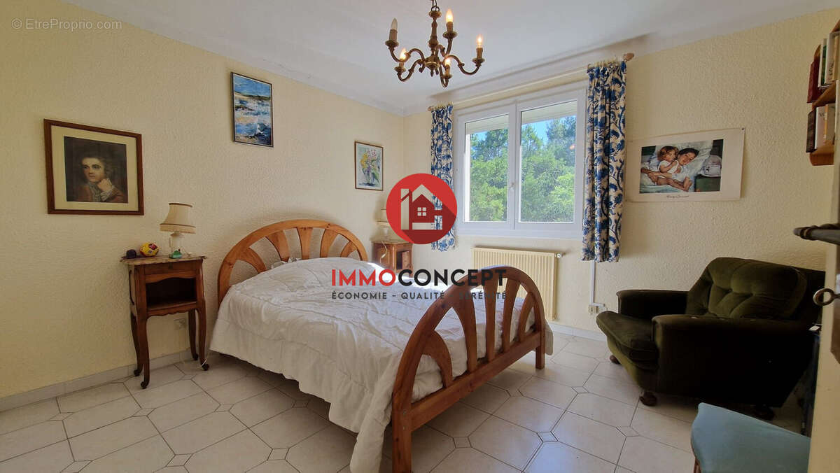 Maison à BAGNOLS-SUR-CEZE