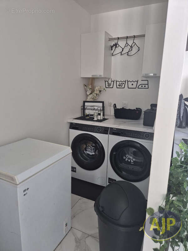 Maison à SAINT-YZAN-DE-SOUDIAC