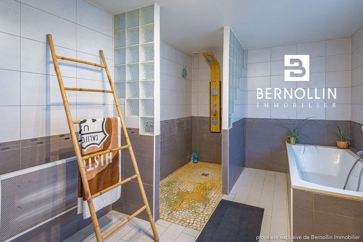 Maison à SAINT-JEAN-SUR-REYSSOUZE