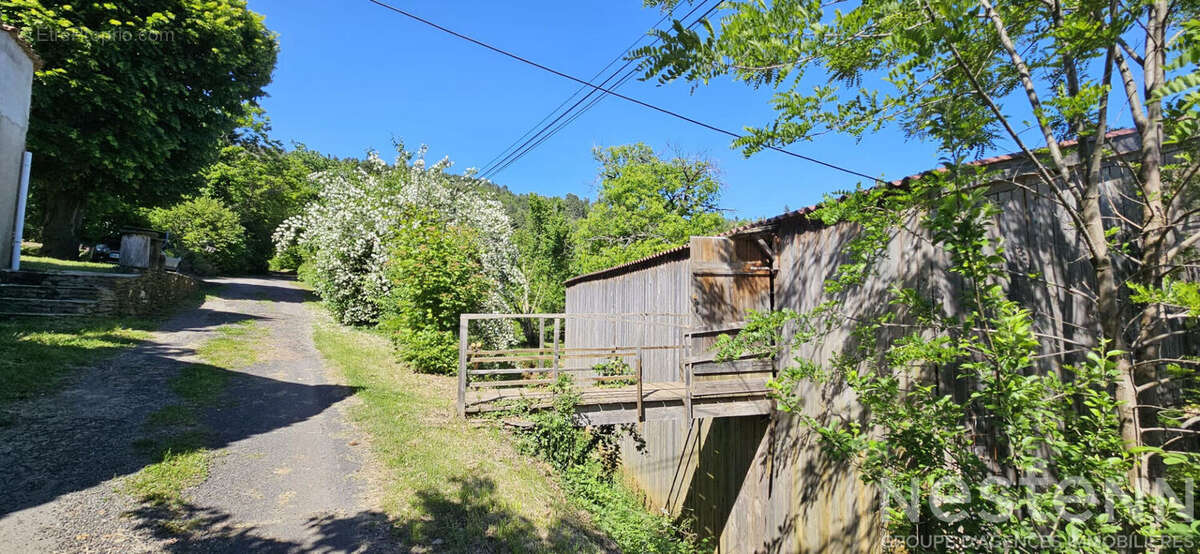 Propriété en pierres dépendances, hangar, terrain, vergers, vue magnifique à saint Cécile d'andorge - photo 12